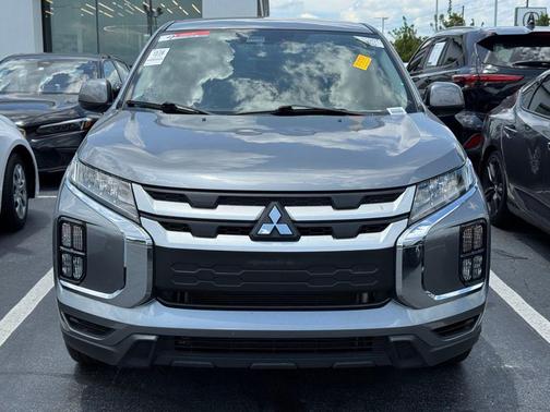 Mercury Gray Metallic 2025 Mitsubishi Outlander Sport 2.0 ES