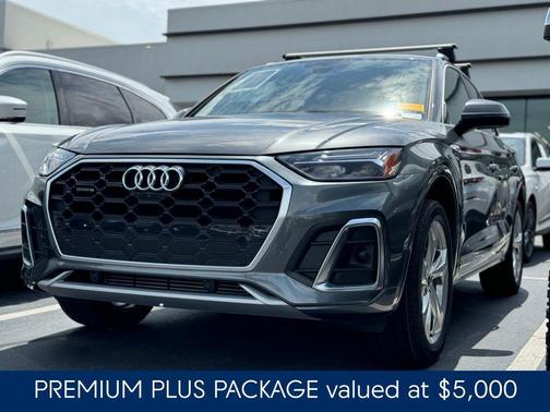 Daytona Gray Pearl Effect 2022 Audi Q5 45 S line Premium Plus