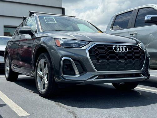 Daytona Gray Pearl Effect 2022 Audi Q5 45 S line Premium Plus