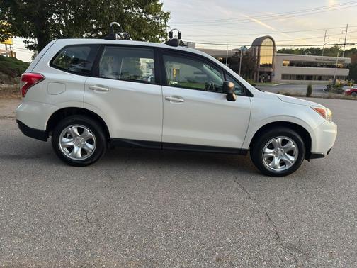 2015 Subaru Forester 2.5i