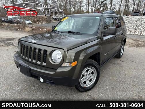 Green 2015 Jeep Patriot Sport SUV