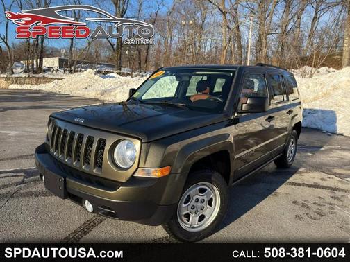 Green 2015 Jeep Patriot Sport SUV