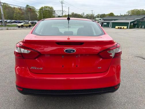 Red 2013 Ford Focus SE