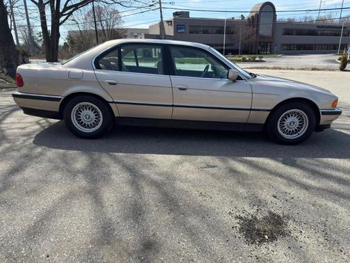 Gold 1995 BMW 740 740i