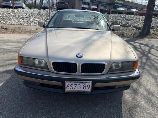Gold 1995 BMW 740 740i