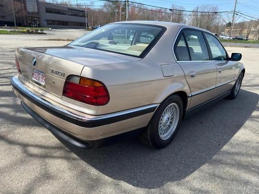 Gold 1995 BMW 740 740i