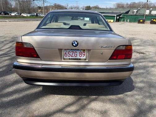 Gold 1995 BMW 740 740i