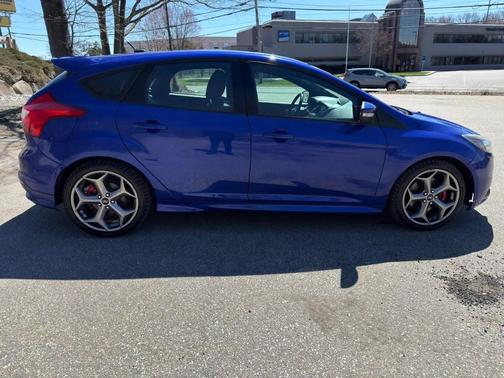 Blue 2014 Ford Focus ST
