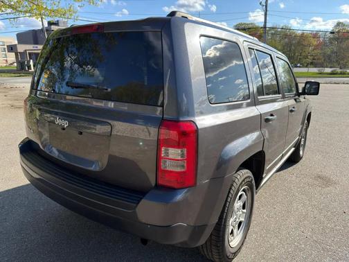 Gray 2015 Jeep Patriot Sport