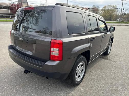 Gray 2015 Jeep Patriot Sport