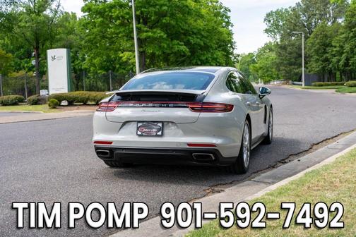 2017 Porsche Panamera 4