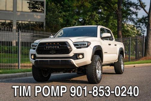 White 2022 Toyota Tacoma SR5
