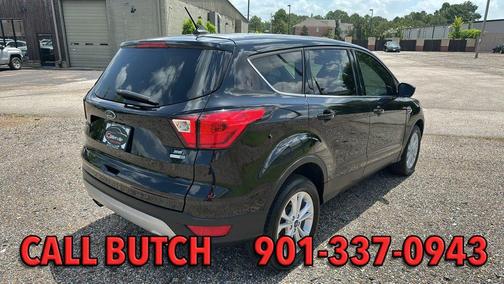 Black 2019 Ford Escape SE