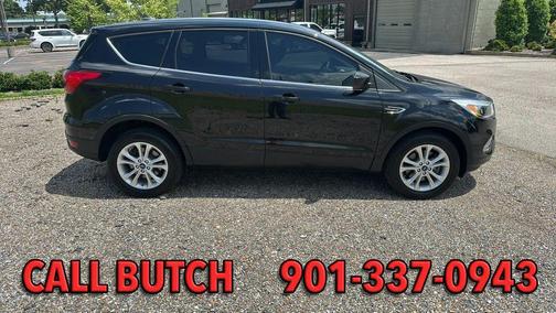 Black 2019 Ford Escape SE