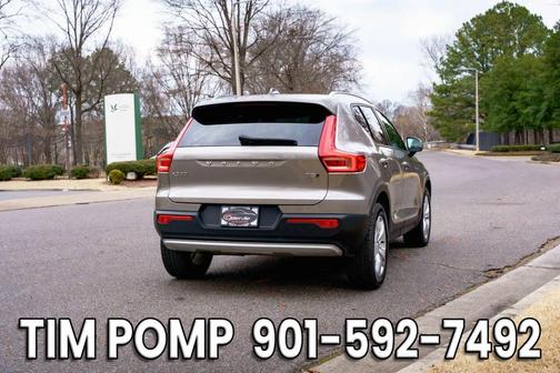 2022 Volvo XC40 T5 Momentum