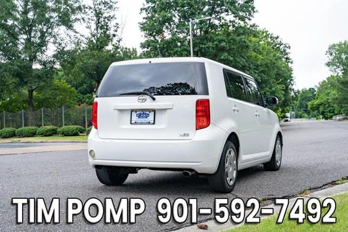 White 2010 Scion xB Release Series 7.0