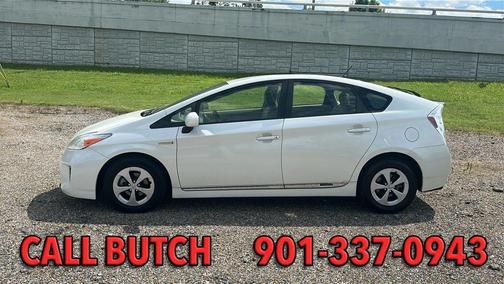 White 2015 Toyota Prius Two