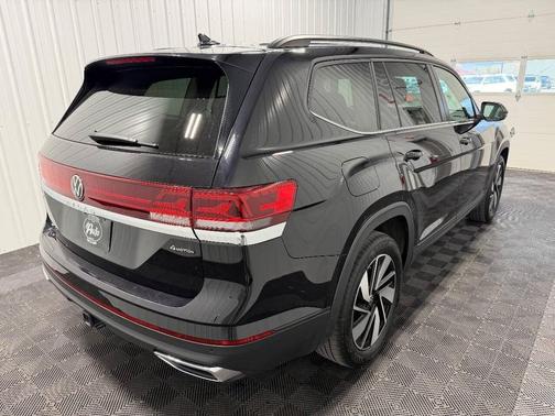 2025 Volkswagen Atlas 2.0T SE w/Technology 4MOTION