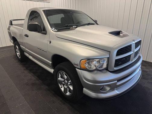 Bright Silver Metallic Clearcoat 2005 Dodge Ram 1500 SLT