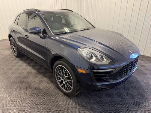 Night Blue Metallic 2018 Porsche Macan Macan S