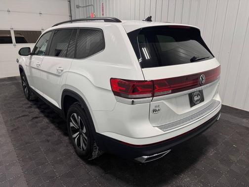 2024 Volkswagen Atlas 2.0T SE