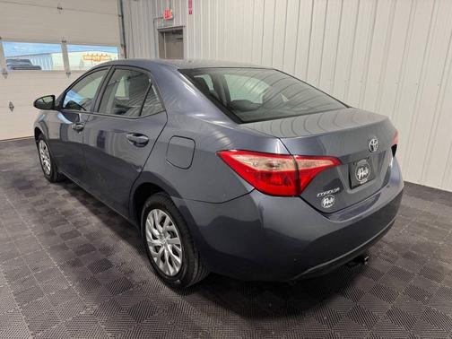 Classic Silver Metallic 2018 Toyota Corolla LE