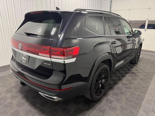 2025 Volkswagen Atlas 2.0T SE w/Technology 4MOTION