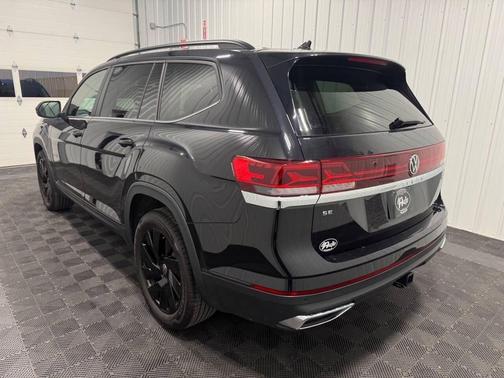 2025 Volkswagen Atlas 2.0T SE w/Technology 4MOTION