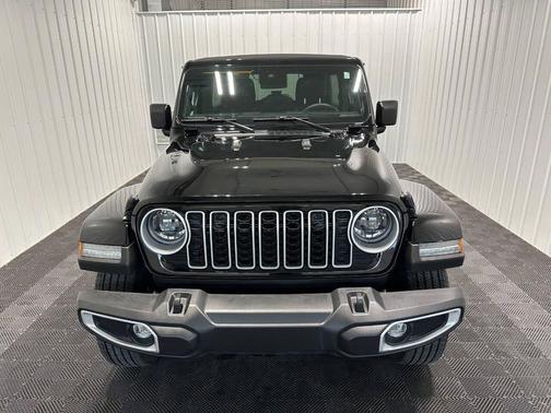 2024 Jeep Wrangler 4-Door Sahara 4x4