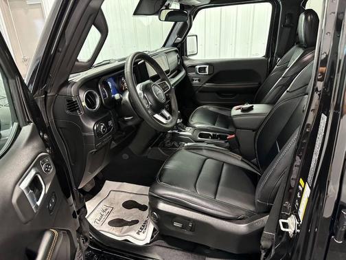 2024 Jeep Wrangler 4-Door Sahara 4x4