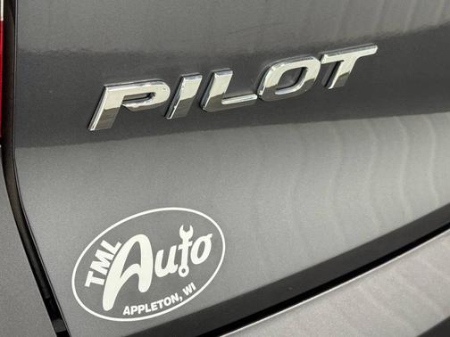 Lunar Silver Metallic 2019 Honda Pilot Touring 8-Passenger