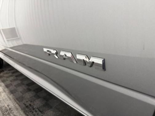2019 RAM 2500 Tradesman Crew Cab 4x4 8' Box