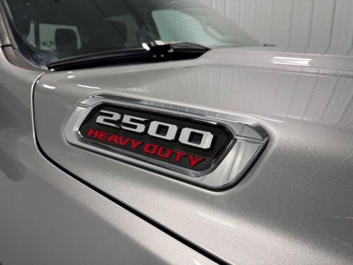 2019 RAM 2500 Tradesman Crew Cab 4x4 8' Box