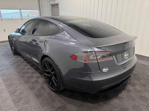 2021 Tesla Model S Plaid