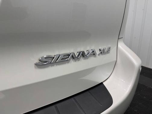 2010 Toyota Sienna XLE