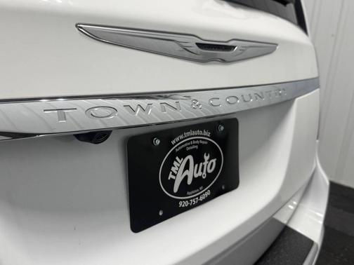 2015 Chrysler Town & Country Touring-L