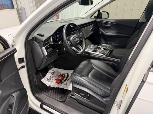 2021 Audi Q7 55 Premium Plus