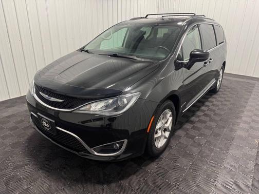 2018 Chrysler Pacifica Touring-L
