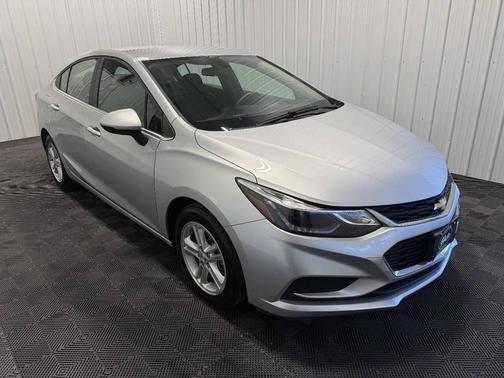 Silver Ice Metallic 2018 Chevrolet Cruze LT