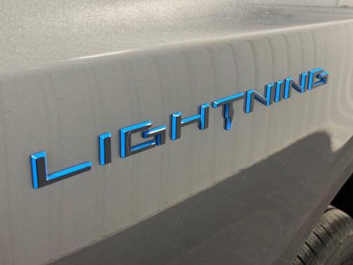 2022 Ford F-150 Lightning LARIAT