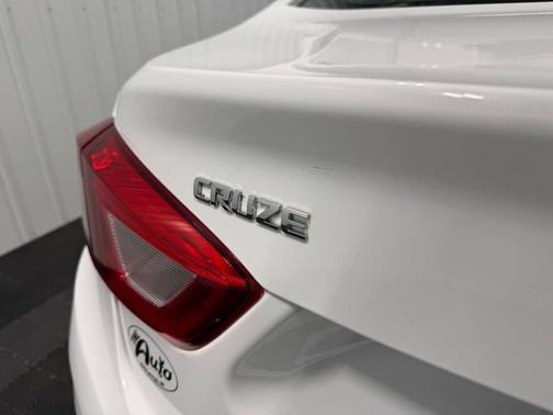 2019 Chevrolet Cruze LS