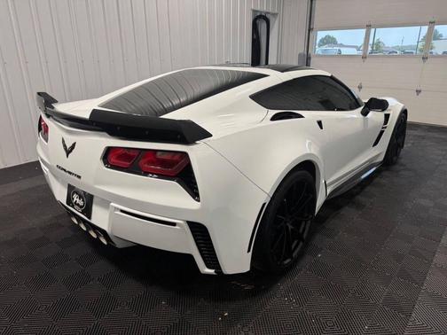 Arctic White 2019 Chevrolet Corvette Grand Sport