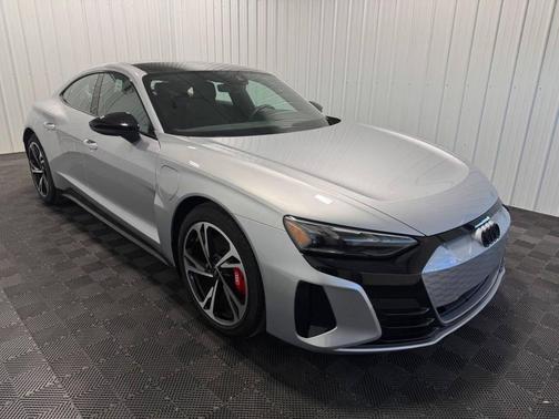 2024 Audi e-tron GT Premium Plus quattro