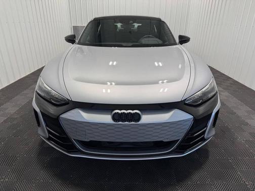 2024 Audi e-tron GT Premium Plus quattro