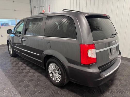 2016 Chrysler Town & Country Limited