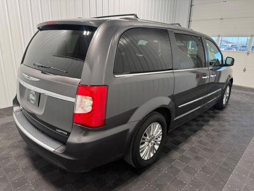 2016 Chrysler Town & Country Limited