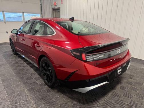 Ultimate red 2025 Hyundai SONATA SEL