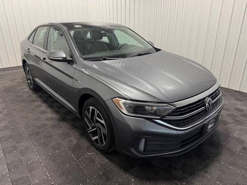 Deep Black Pearl 2022 Volkswagen Jetta 1.5T SEL