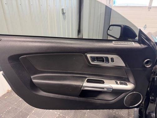 2016 Ford Mustang V6