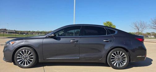 2019 Kia Cadenza Premium